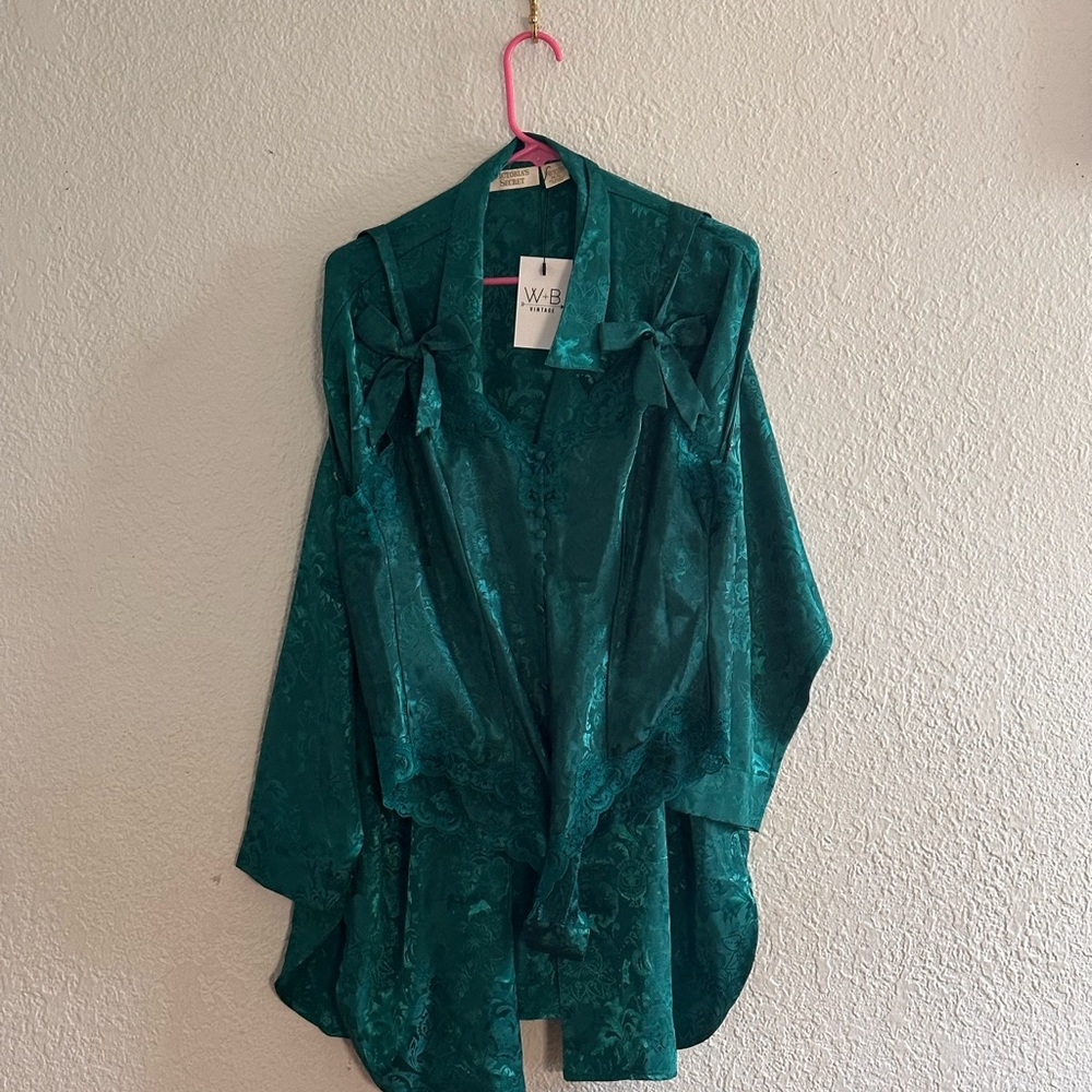 Victoria’s Secret vintage Green Kimono Robe